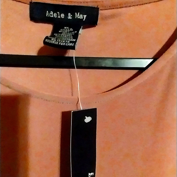 Brand New Women's. Mauve Floral sleave blouse - Picture 3 of 3